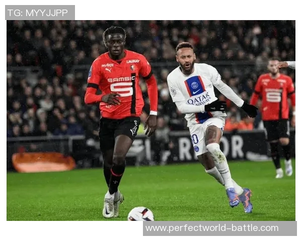 意甲焦点战：巴黎圣日耳曼与那不勒斯激战成平局战术解析与精彩瞬间回顾